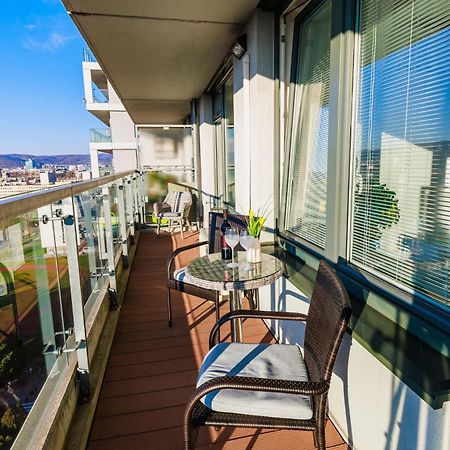 Sunny Apartment With Amazing Terrace On The 13Th Floor Near City Center براتسيلافا المظهر الخارجي الصورة