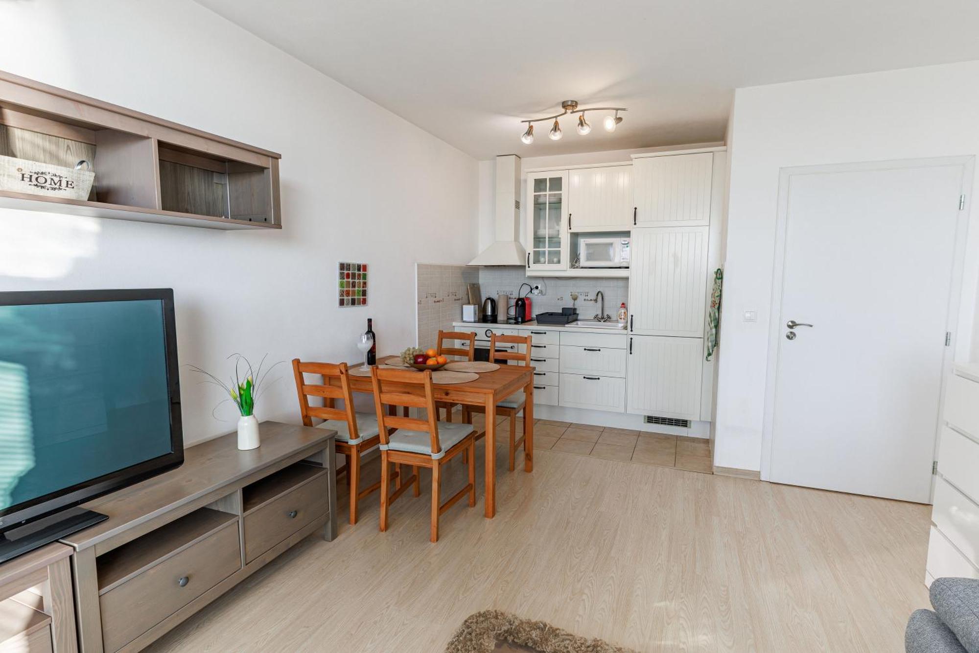 Sunny Apartment With Amazing Terrace On The 13Th Floor Near City Center براتسيلافا المظهر الخارجي الصورة
